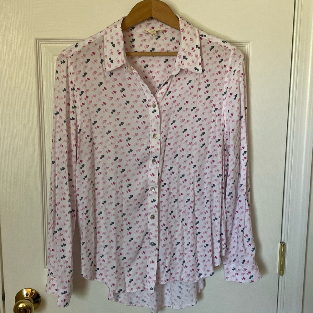 Heart patterned lightweight button up June & Delancey shirt